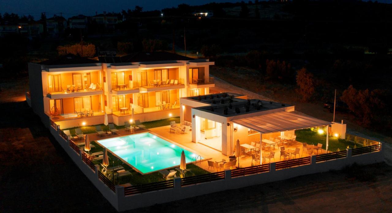 Le Grand Reve Aparthotel Gerakini Exterior photo