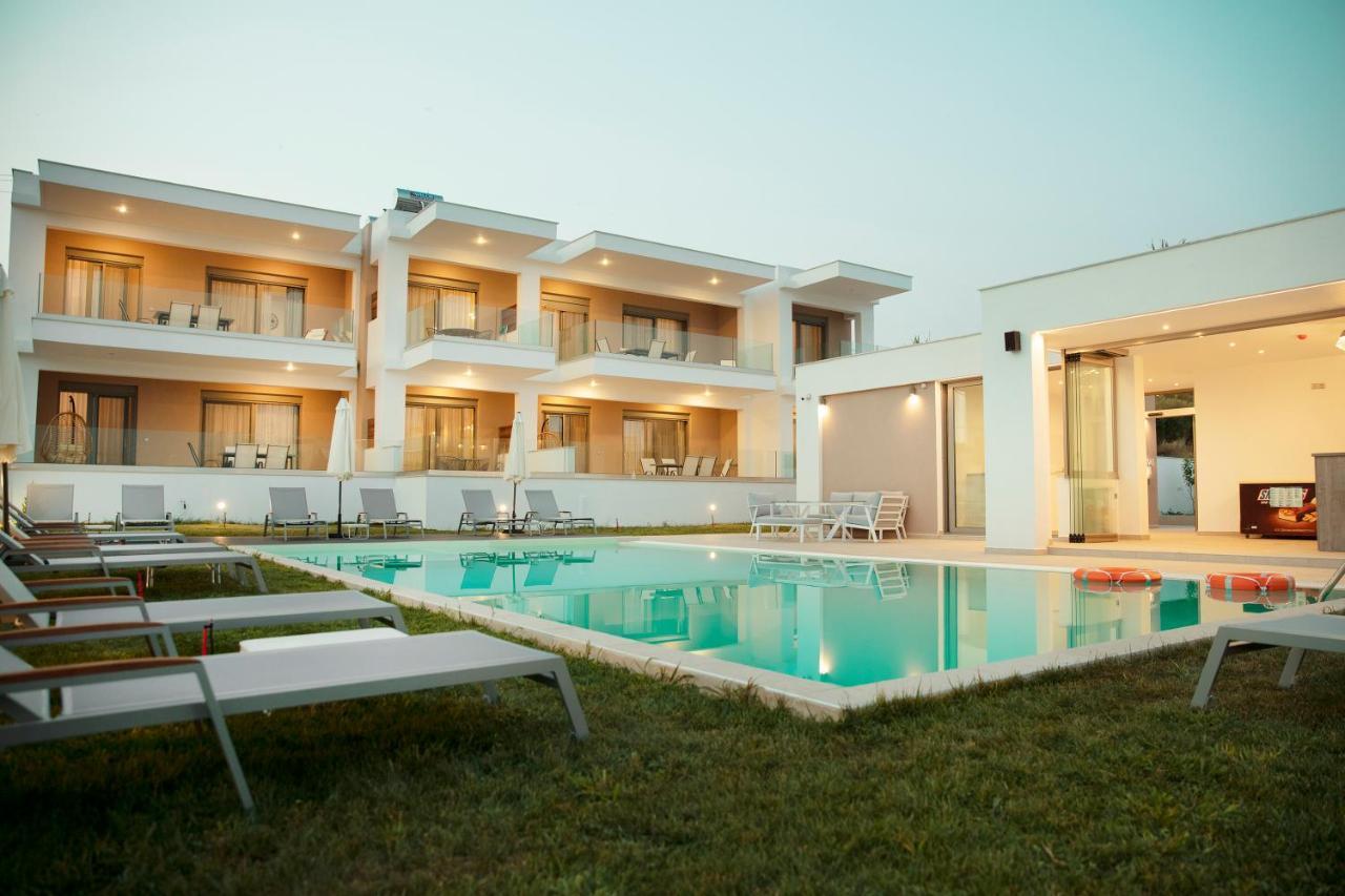 Le Grand Reve Aparthotel Gerakini Exterior photo