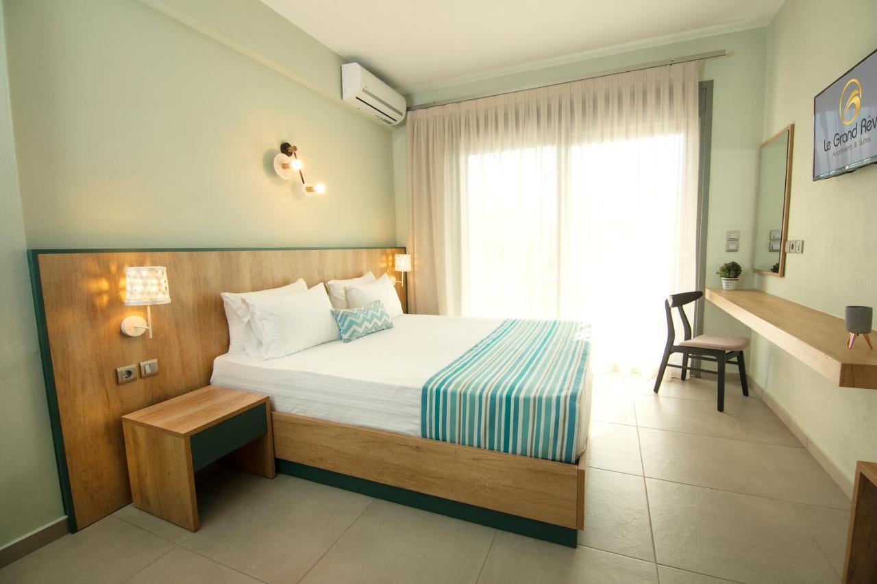 Le Grand Reve Aparthotel Gerakini Exterior photo